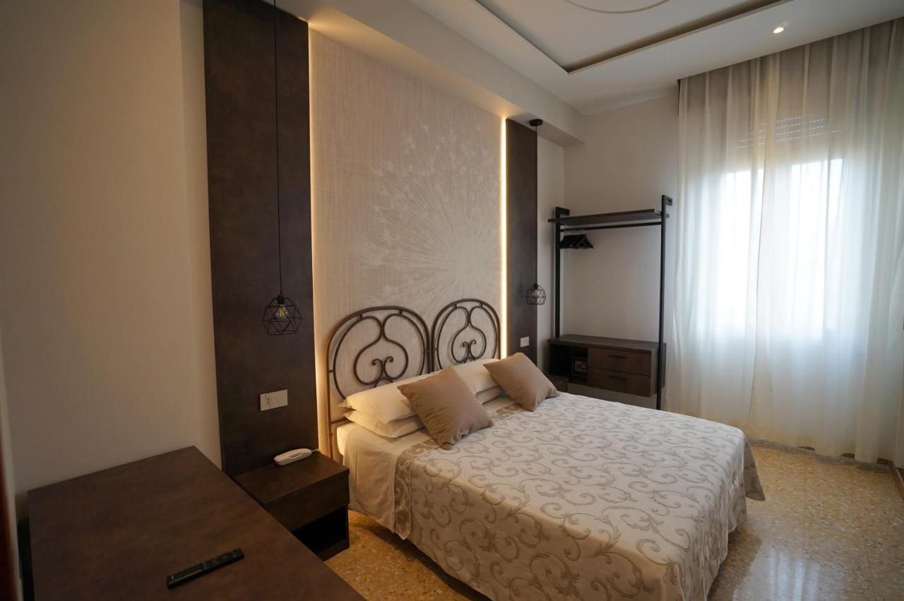 Hotel Villa Fulgida Cattolica Bagian luar foto