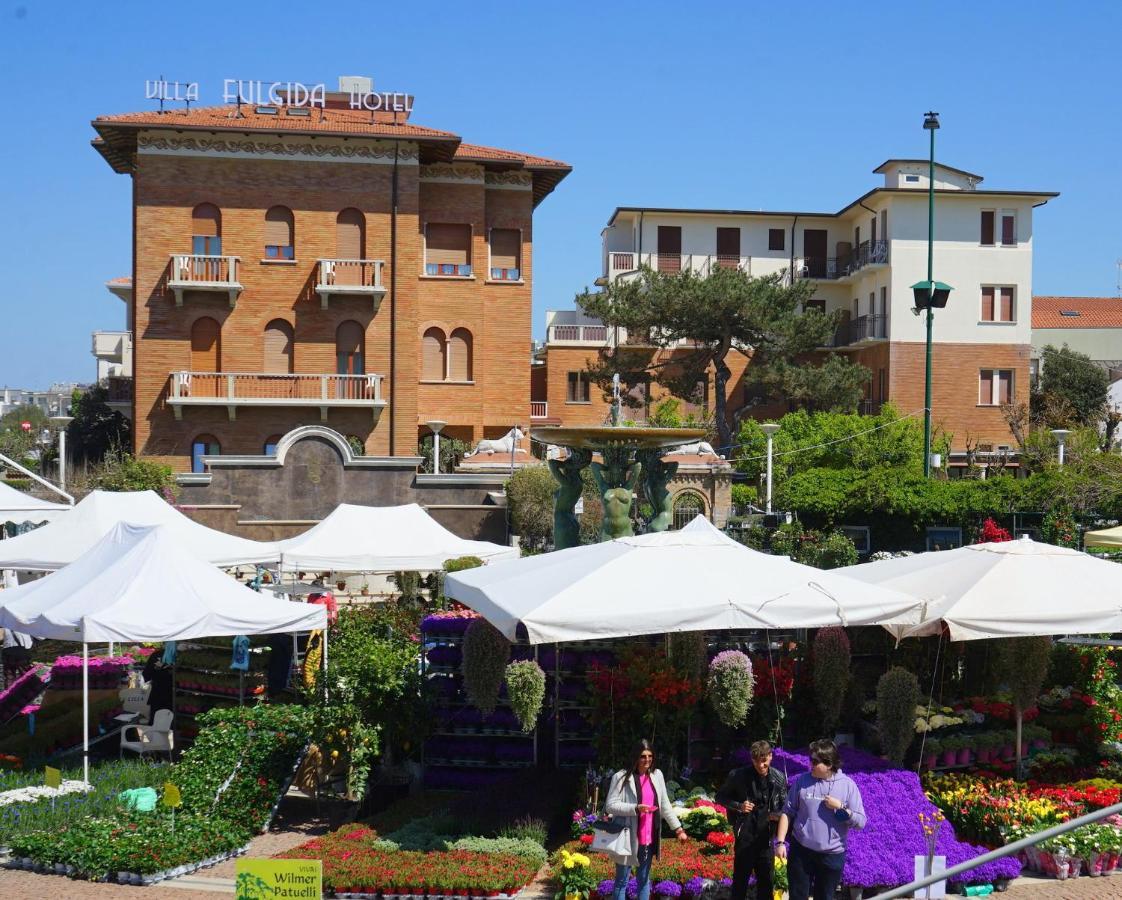 Hotel Villa Fulgida Cattolica Bagian luar foto