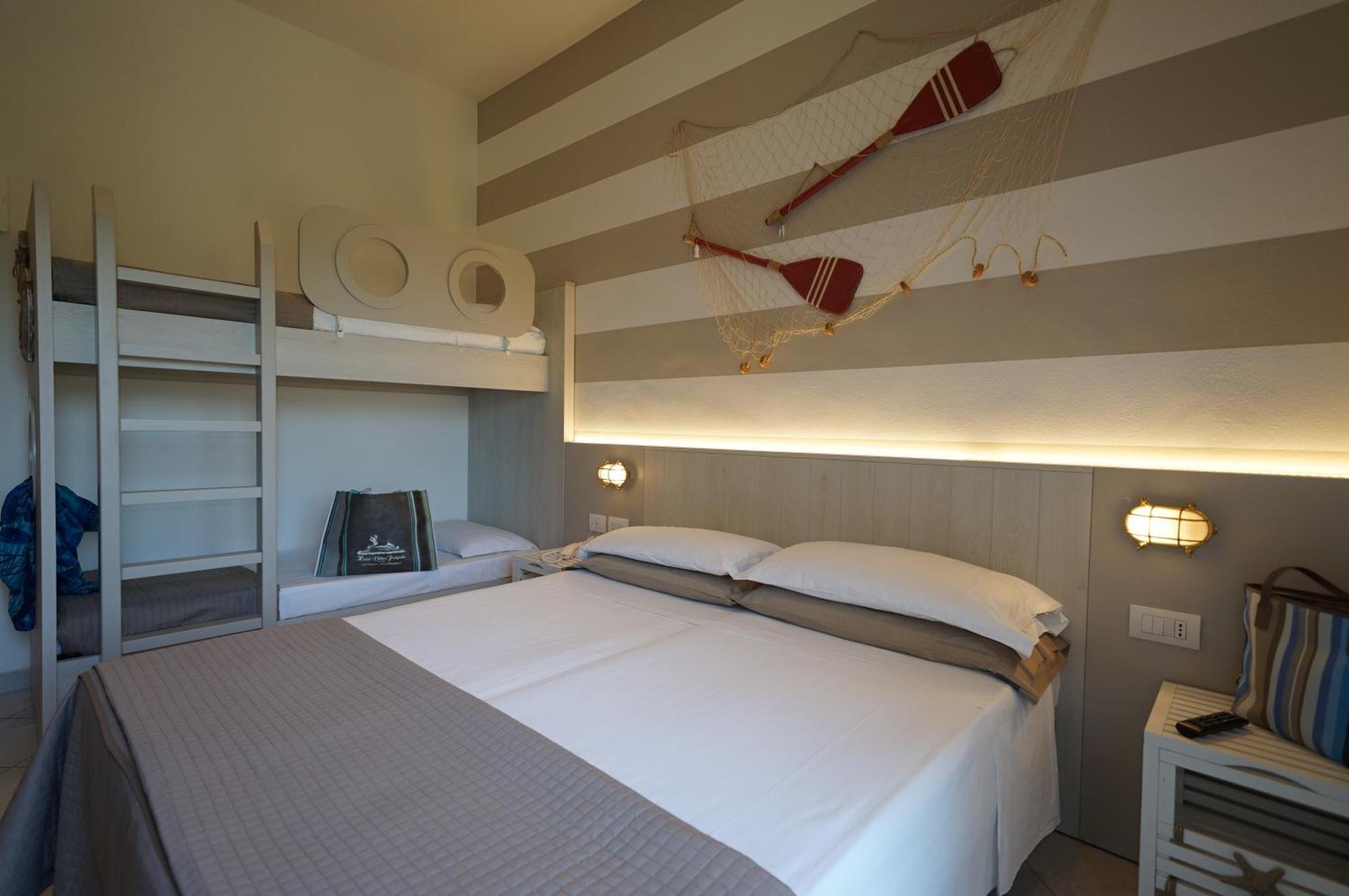 Hotel Villa Fulgida Cattolica Bagian luar foto