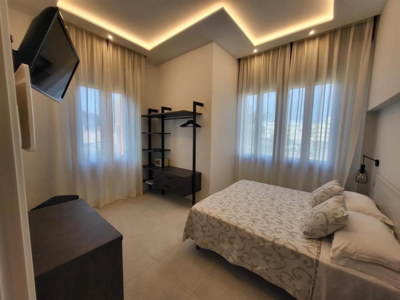 Hotel Villa Fulgida Cattolica Bagian luar foto