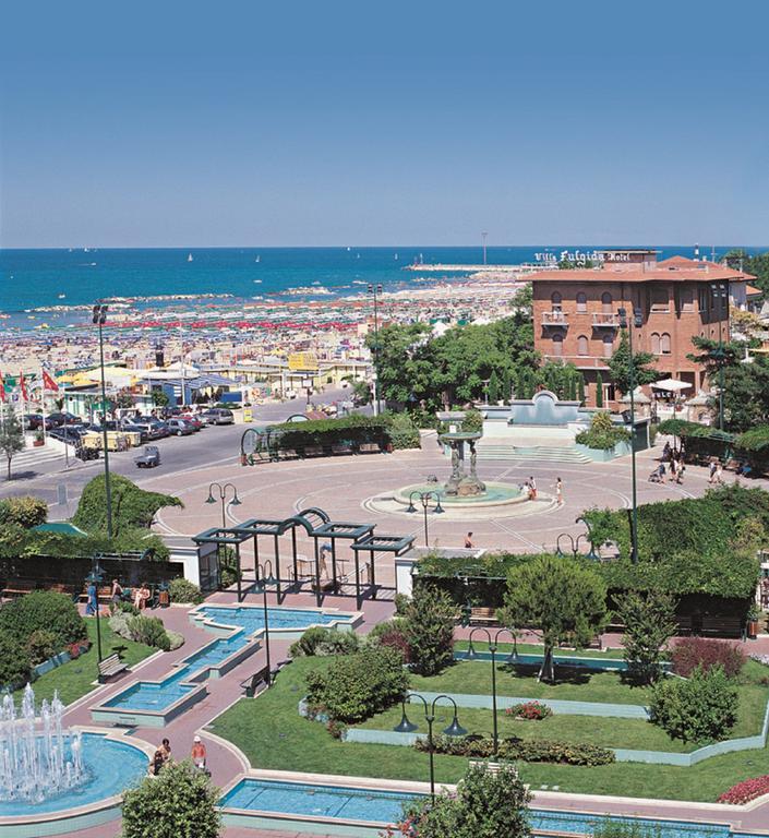 Hotel Villa Fulgida Cattolica Bagian luar foto